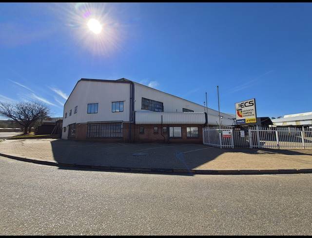 1,800M² WAREHOUSE FOR SALE IN CLEVELAND